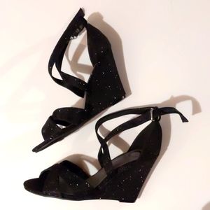 ✨Sparkly✨ Black Wedges by Guess